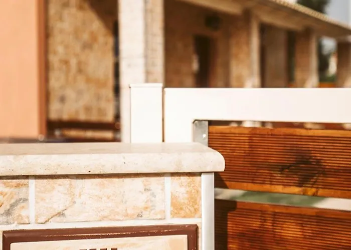 Astron * אגיוס גיורגיוס